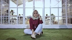White and a little touch of maroon....#ClozetteID #Hijab #hijabblogger #personalblogger #personalblog #IndonesianBlogger #Lifestyle #likeforlikes