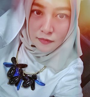 Just focus on my necklace from @chloris_id .
.
.
#ClozetteID #Hijab #personalblogger #personalblog #IndonesianBlogger #lifestyle #lifestyleblog #likeforlikes
