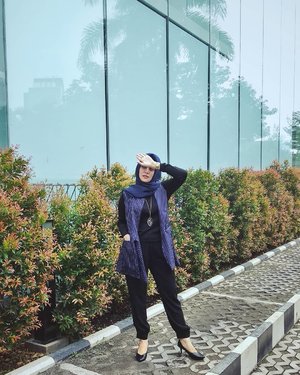 Pose #OOTD kekinian🤪🤪🤪 #PoseSilau..Vest from @shopwithlanna ...#ClozetteID #personalblogger #personalblog #indonesianblogger #lifestyleblog #Hijab #Hijabootd #likeforlikes