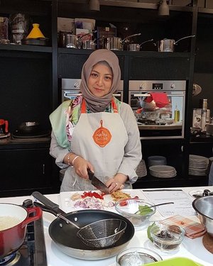 Cooking time.

kalo Punya dapur selengkap ini pasti bakalan betah didapur, rajin masak, sering kedapur. Asliii dapurnya nyaman banget dan enak banget. .
.
.
.
.
.
.
.
.
.
.
.
.
.
.
.
.
.
.
.
.
.
.
#mamalemonpsrxglitzmedia
#cookingmarathonwithmama
@mamaindonesia @glitzmediaco
#LYKEambassador #ClozetteID #Blogger #indonesianblogger #beautyenthusiast #FashionEntusiast #BeautyLovers #FashionLovers #LifeStyleBlogger #beautyblogger #indonesianbeautyblogger #indonesianfemaleblogger #femaleblogger #indobeautyblogger #ootd #outfitoftheday  #streetfashion #dailyfashion #like4like