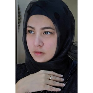 On black for today's "kondangan"Hijab from @zadena.shop ...#clozetteID #lessmakeup #effortlessbeauty #personalblogger #LifeStyleBlogger
