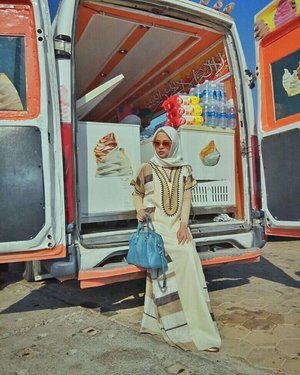 Food truck at Jabal Ar Rahmah .
.
.
.
.
.
.
.
.
.
.
.
.
.
.
.
.
.
.
.
.
#JointFit #MeaningfulJourney #HealthyLifeStyle #CosmoxJointFit
.
#umroh #umroh2017 #mecca #clozetteID #LYKEambassador #Blogger  #femaleblogger #indobeautyblogger #like4like