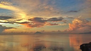 Beautiful Sunset di laut Manado.
.
.
.
#clozetteID #Lifestyle #Blogger #like4like