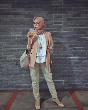 Jam 6 pagi dah keluar rumah, jam segini Masih diluar rumah 😪 ngopi dulu lah biar gak sédéng.....#ClozetteID #ShoxSquad #personalblogger #personalblog #indonesianblogger #lifestyleblog #Hijab #likeforlikes