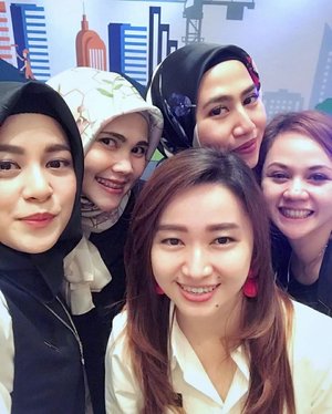 The Gurls
#officemate #BNIAMInvestorGathering
.
.
.
.
.
.
.
.
.
.
.
.
.
.
#clozetteID #LYKEambassador #Blogger #indonesianblogger  #FashionLovers #LifeStyleBlogger #beautyblogger #indonesianbeautyblogger #indonesianfemaleblogger #femaleblogger #like4like