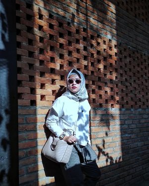 Don't let the shadows of yesterday spoil the sunshine of tomorrow -Unknown-....#ClozetteID #Hijab #Blogger #IndonesianBlogger #fashionenthusiast #beautyenthusiast