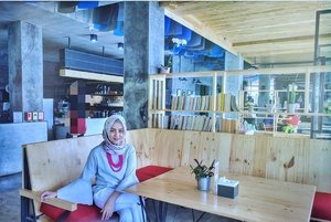 Waiting for my ice coffee ?!
I need ice coffee ! 
Ice coffee please !
#33degrees .
.
.
#ClozetteID #Hijab #hijabblogger #Lifestyle #lifestyleblogger #IndonesianBlogger #Blogger #likeforlikes