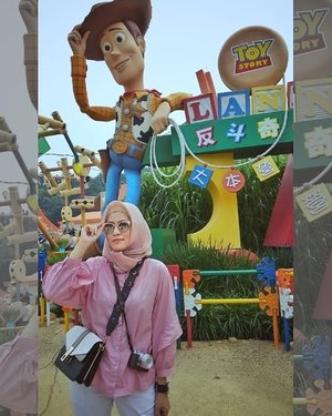 #When in #ToyStoryLand , Disneyland HK...#ClozetteID #Hijabootd #personalblogger #personalblog #IndonesianBlogger #lifestyleblog #Lifestyle #likeforlikes
