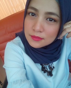 Suntuk di kantor karena kerjaan yang numpuk dan gak ada habisnya, I think selfie is the best choice 😺
.
.
.
.
.
.
.
.
.
.
.
.
.
.
.
.
.
.
#laneigexsociolla #sociollaglowingfromwithin
@sociolla @laneigeid @beautyasti1.

#clozetteid #makeup #fashion #lifestyle #Blogger #indonesianblogger #BlogReview #beautyenthusiast #FashionEntusiast #BeautyLovers #FashionLovers #LifeStyleBlogger #beautyblogger #indonesianbeautyblogger #indonesianfemaleblogger #femaleblogger #indobeautyblogger #LifeIsGood #enjoylife #Like4Like