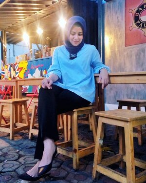 Sometimes I gotta vibe alone to really understand some things #metime ..........#clozetteid #ootd #fashion #Blogger #indonesianblogger #BlogReview #beautyenthusiast #FashionEntusiast #BeautyLovers #FashionLovers #LifeStyleBlogger #beautyblogger #indonesianbeautyblogger #indonesianfemaleblogger #femaleblogger #indobeautyblogger #LifeIsGood #enjoylife #Like4Like