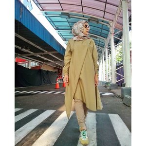 Morning ootd 😊😊
Wearing spiny dress from @houseof_olv 
#ootd #clozetteid #photooftheday #modestyisgorgeous #themodestymovement #chichijab