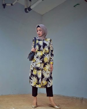 Ohohtede minggu siang, Tunic from @nayyarraoutfit....#ClozetteID #ShoxSquad #personalblogger #personalblog #indonesianblogger #lifestyleblog #Hijab #likeforlikes