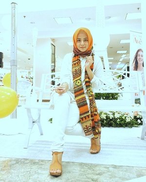 All about white and orange at Avene : Sweet Afternoon "Beauty Talk & Live Makeup Demo" at Metro Dept. Plaza senayan.

Thanks for having me @eauthermaleaveneindonesia and @clozetteid 
#avenexmetrodept #avenexmetroxclozetteid
#clozetteidreview #avenereview
.
.
.
.
.
.
.
.
.
.
.
.
.
.
.
.
#clozetteid #Blogger #indonesianblogger #beautyenthusiast #FashionEntusiast #BeautyLovers #FashionLovers #LifeStyleBlogger #beautyblogger #indonesianbeautyblogger #indonesianfemaleblogger #femaleblogger #indobeautyblogger #cgstreetstyle #ootd #outfitoftheday #streetstyle #fashionaddict #streetfashion #dailyfashion #womanfashion #fashionable #instafashon#Like4Like