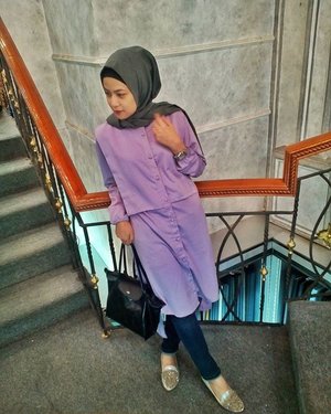 Purple is the colour of royalties. It stands for luxury, wealth and sophistication.It is also the colour of passion, romance and sensitivity.#photooftheday #instagood #clozetteid  #hijabfeature_2015
