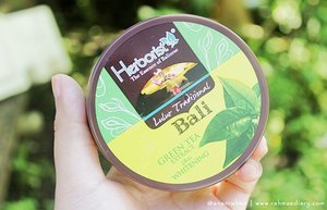 Hey guys... pernah pakai lulur ini, @herboristnaturalcare green tea? wanginya lembut :* cek reviewnya di sini http://www.rahmaediary.com/2016/08/herborist-lulur-mandi-tradisional-bali.html #ClozetteID #Skincare #Blogger #FemaleBlogger #BBlogger #Herborist