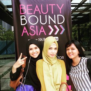 We are the beautybounder *kiss *kiss#beautyboundasia #ootd #beauty #hijab #clozetteid #kerjaitumain