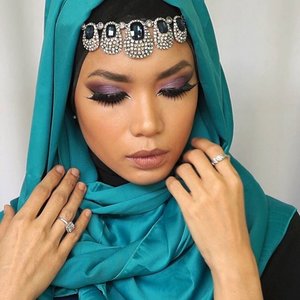 My Kind of MakeUp for Raya.. 😁😁The tutorial right from the start to finish is in my Youtube channel now, link in my bio.. Happy Ied el Adha ^^ #kerjaitumain #clozetteid #beautyboundasia #beautyblogger #beautybloggerindonesia #makeup #MOTD #maxfactor