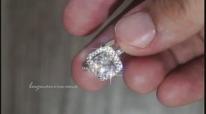 💍The shine is just too much, i know. But this is what i get from my camera. And it's not even diamond💎💎 !! 😱😱 📷 sony a3000 + standard lens + star filter

#nscd #diamondhybrid  #engagementring #weddingring #semipreciousstone #gemstone #clozetteid #jewelry #jewellery #ring  #diamond #diamondring #diamondgirl #enchanting #cincinberlian #cincinkimpoi #cincinkawin #cincinemas #batuakik #batupermata #cincinpermata #naturaltopaz #cincinberlian