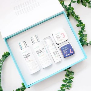 So in love with the Flawless Series skincare set ✨🤩 my skin gets really flawless after using this set for around two weeks!

Wanna know what my thoughts about this set? Stay tuned to my blog!

#maxineclinic
#sbbxmaxineclinic 
#sbbreview
#sbybeautyblogger 
#skincare 
#skincareroutine 
#skincareproducts 
#スキンケア
#clozetteid 
#bloggerindonesia 
#bbloggers
#beautybloggerindonesia 
#indobeautygram 
#indobeautysquad 
#bloggermafia