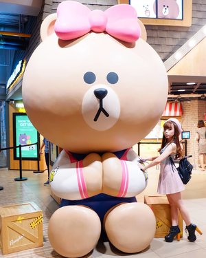I just realized that not only Brown does the Sawadeeka pose, apparently Choco does too! 😆💖.Anyway. Promise this one is the last Line-themed photo uploaded on my feed 🤣....#linefriends#linevillagebangkok #line#brown#ootd#ootdindo#explorebangkok#bbloggers#sbybeautyblogger#clozetteid#今日のコーディネート #コーディネート #コーデ#服#今日の服#ギャル#ロック#今日のファッション #ファッション #かわいい#可愛い #beautyinfluencer#wiwt#lookbookindonesia#bblogger#fashionbloggerindonesia#whatiwear #WhatCarolWear