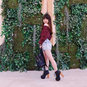 cute but psycho, but cute 🤷🌹
.
.
check out the detail of this sexy-but-cute grunge look on my blog ★ simply click the link on bio!

#clozetteid
#今日のコーディネート 
#コーディネート 
#コーデ
#服
#今日の服
#ギャル
#ロック
#今日のファッション 
#ファッション 
#かわいい
#可愛い 
#ootdindo
#lookbookindonesia
#styleblogger
#bubblegum
#whatiwear 
#WhatCarolWear