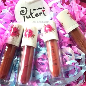 Haai gengs.. aku review Mustika Puteri Lips Licious lip Cream Matte, lip cream hasil kolaborasi @mustikaputeriid dan @nandaarsynt .
.
Warnanya cantik-cantik banget dan wearable untuk sehari-hari.
.
Ini linknya : http://www.hai-ariani.com/2017/11/mustika-puteri-lips-licious-lip-cream.html atau klik di bio aku ..😘
.
#MustikaPuteri #PuteriIcon2017 #MyLipslicious #VibesGeneration #kbbvxMPLiplicious #kbbvblogcompetition
#clozetteid
#beautybloggerindonesia