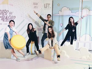Last Friday's play time with my comfy people 🙆🏻 we're all enjoying cute photobooth at @uptownfest.id 🦄 Don't forget to pay a visit cause today is the very last day 🤙🏻 fyi #GempitaNoraMarten will be there too! #clozetteid