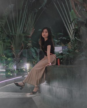 posting a low exposured photo once in a while doesn't hurt, does it? ☺️
•
wearing my current favorite heels @symbolize_shoes 👡 #symbolizesquad 
#clozetteid #lookbookindonesia #ggrep #ootdindo