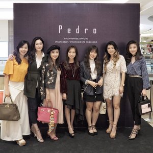 [SWIPE] What's left from yesterday's fun event : the grand opening of @pedroshoes_official at @pakuwonmall_supermal 💋
Thank you @wulanwu for inviting!
.
.
#clozetteid #clozetteambassador #pedroshoes_official #pedross2017 #pedroevent #indonesia