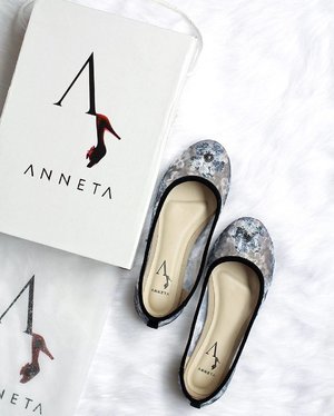 They say a woman with good shoes is never ugly 👡 -
Flat shoes from @annetashoes
#clozetteid