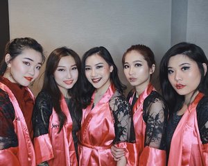 Our look for getting ready with @nyxcosmetics_indonesia 🙈
Beautiful robe by @lamerciel.id 💕
Venue at @kytoshotel 🙆🏻
_
#clozetteid #indobeautyvlogger #ibv2ndanniversary #ibv2nyxcosmeticsindonesia #indobeautygram