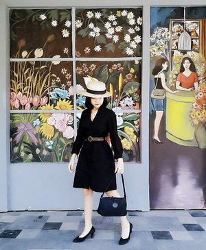 Banging in black. When a classic dress combines my love for boater hat, big belt, and vintage pumps in my favorite color then my fashion dreams have come true.... Read more about this look on my blog. Direct link on bio ♥ #clozetteid