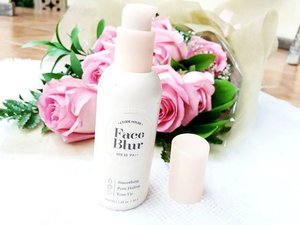 Have you read my latest blog post on @whatwelikeco about Etude House Beauty Shot Face Blur by @indonesia_etudehouse ? 
Sebelumnya aku jarang banget pakai base makeup karena takut teksturnya akan berat di wajah, but Etude House Face Blur changes my mind about that, no wonder it's claimed as Etude House's best seller because it's really great. It really hides my pores and make my skin super smooth! Read the full review on my blog. Clickable link is on my bio! 🙆❤ #beautyblogger #etudehousefaceblur #ClozetteID