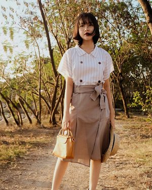 My love affair with stripes and neutral color will continue this summer. Wearing beautiful top and skirt from @abbeytale 💛 #collabwithchen #clozetteid #ootd