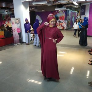 Fashion show duta hijabers bogor 2015 membawakan beberapa  brand muslimah salah satu nya zoya design ivan gunawan.. At ekalokasari bogor
#dutahijabersbogor2015 #dutahijabers #modelhijabbogor #freelancemodelhijab #modelsearch #clozetteid #likeforlike #like4like #fashionhijab #fashionmuslim #comment4comment #spamforspam