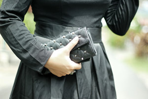 TODAY'S OOTD DETAILS : BLACK DRESS + STUDDED WALLET, ROMANTIC BLACK <3SEE MORE PHOTOS ON www.somethingrealserious.com