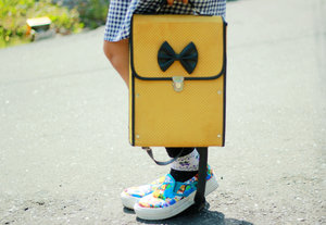 BAG AND SHOES OF THE DAY / YELLOW MEETS BLUE #BAGS #SHOES