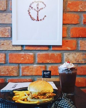 BLOGGED : Food has been a big love and hate in my life and for now I love food more than I hate it. You might remember how much I love drinking chocolate even now, I wish I could wake up to a glass of ice chocolate this morning #clozetteid