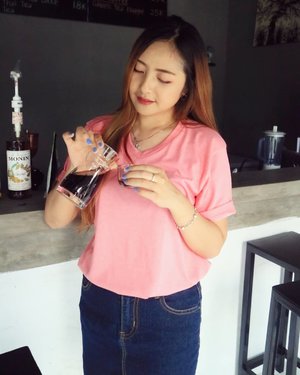 "You can't buy happinnes but you can buy Coffee and that's pretty close...".@jukopi.id Single Origin ❤ Red GayoGood Place Good Taste.. 💕. .#ootdindonesia #clozetteid  #ootd #beautybloggerindonesia #muablora #blora #blorahits #blorahitz #kulinerblora. #blorakuliner #blorafood. #blorafoodies #kopiblora. #kopilovers #coffeelover #bloracoffee