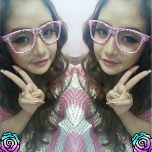Loves this cute glasses♥♥
#selfies  #selca #selfie  #selfcam  #pink  #glasses #cute #fashion #clozetteid  #beauty #beautybloggers  #indonesianbeautyblogger  #followme  #follow #uljjang  #ulzzang  #Makeup  #Curl #hair #fotd  #potd  #instafollow