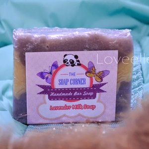 Lavender Milk Handmade Bar Soap from @moporie ♥♥
Go my blog for the review
http://loveellentaan.blogspot.com

#review  #soap #handmadesoap #clozetteid  #indonesianbeautyblogger  #beautybloggers  #internationalbloggers  #bloggers  #fotd  #pictoftheday  #instalike  #like #instatoday  #lavender #milk