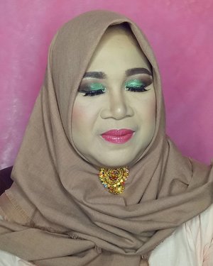 Last Pict😀 
Detail Makeup for Bu Dewi 💜

Makeup for Bu Dewi Kosmorini 💜 *sorry for bad quality photo😷  #morphebrushes #eotd #maya_mia_y  #hudabeauty #fdbeauty #clozetteid  #makeupartistsemarang #eyeshadow #eyelash #anastasiabeverlyhills #potd #lookamillion #motdindo #tutorialmakeup #bhcosmetics #nyxcosmetics #dressyourface #motivescosmetics #makeupaddict #makeupgeek  #amazingmakeupart #muajakarta #fotdibb #wakeupmakeup
#mua #trendycreativity #fotd #makeupartistjakarta #belajarmakeup
