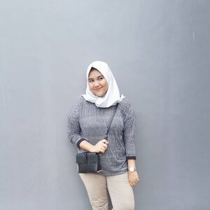 Hi. Weekend 🤗••📷 my mom the (not so professional) photographer#clozetteid #clozettedaily #clozetters