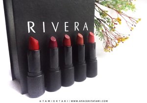 Udah pada cek reviewnya belum nih tentang 5 lipstick dari @riveracosmetics yaitu Absolute Matte Lipsticknya? Packaging oke, pigmentasi juga oke. Berasa agak seret sih pas diaplikasikan, cuma ya ga masalah😋👌 Semua warnanya cakep, susah milih warna favorit jadinya 😌.Review lengkap udah up di blog ya gaes 👉 ((bit.ly/RiveraLipstick)) 👈 atau bisa langsung klik link di bio ya. Yuk mampir~♡.@beautygoers @riveracosmetics.#BeautygoersID #BeautygoersxRivera #RiveraCosmetics #clozetteid
