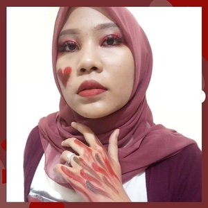#MakeupLookbyTami.Choco Red Canvas Makeup Collab with @beautyfeat.id 👩‍🎨 Hasilnya jauh dari ekspektasi ini sih🤭 .Di geser dulu aja fotonya untuk liat makeup hasil kreasi dari beauty enthusiast lainnya💁‍♀️.#beautyfeat.id #chocoredcanvas #clozetteid