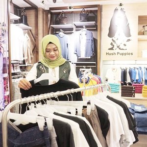 Congratulation for the re-opening store of @hushpuppiesid at @tunjungan_plaza 6 Surabaya
.
Thank you @mgirl83 for the invitation 💕
___
#hushpuppies #hushpuppiesid #eventsurabaya #bloggerstyle #candid #love #ootd #picoftheday #pictureoftheday #clozetteid