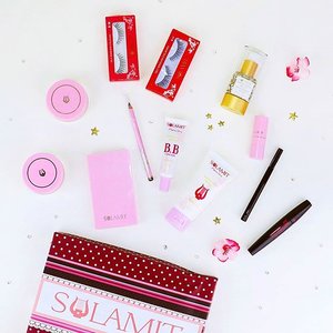 If you've been watching my Instastory, you should know that I got a sweet package from @sulamitcosmetics x @beautiesquad few days ago. I got many skincare and makeup products. I will make the review of them very soon on gadzotica.com! 
___
#Beautiesquad #SulamitOfficial #BeautiesquadxSulamit #unboxing #haul #beauty #makeup #skincare #clozetteid #flatlay #flatlayphotography
#pictureoftheday
#picoftheday