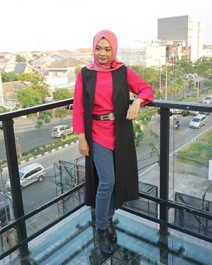 Fuschia is one of my favorite color. I feel pretty wearing fuschia outfit, but not that girly 😆__#ootd #outfitoftheday #style #fashionid #fashionaddict #styleinspiration #hijaber #hijabfashion #hijabootdindo #love #picoftheday #pictureoftheday #clozetteid