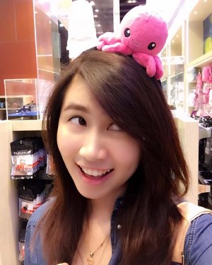 There is a little octopus on my head!!!! 🐙💕
#seaworldsingapore #clozetteID