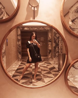 How many people like to take photo mirror selfie??📸😆
🙋🏼‍♀️🙋🏻‍♀️🙋🏼‍♀️🙋🏽‍♀️🙋🏾‍♀️🙋🏿‍♀️
.
#fashionkorea #mirrorselfie